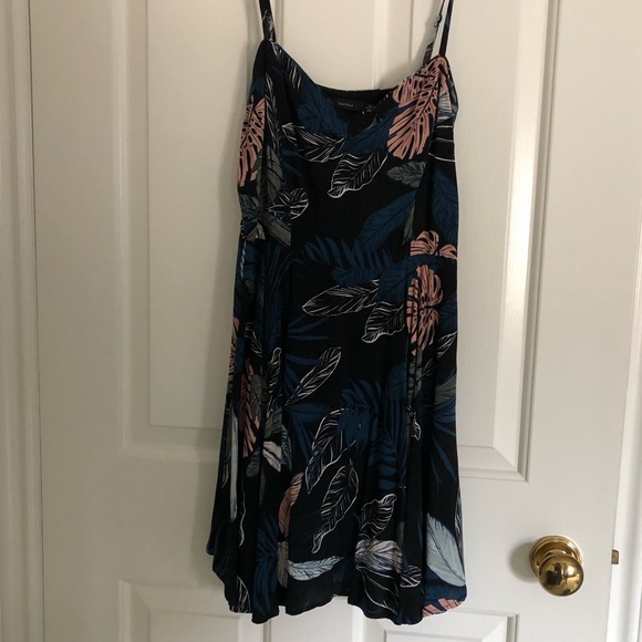 Talula by Aritzia Lipinski summer mini dress Sz 2 - Picture 2 of 13